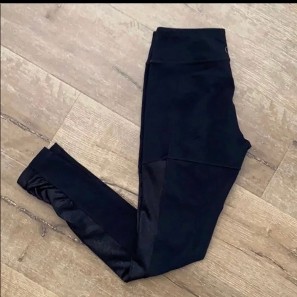 EC szS Calia by Carrie Underwood - Picture 1 of 4